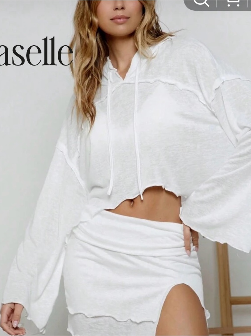 SHEIN White Raw-Edge Cropped Hoodie Top